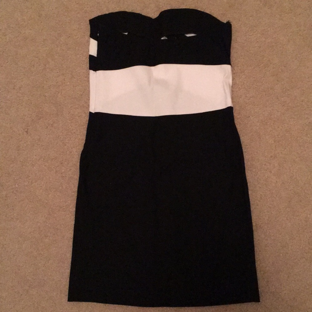 Dress - Picture 2 of 2